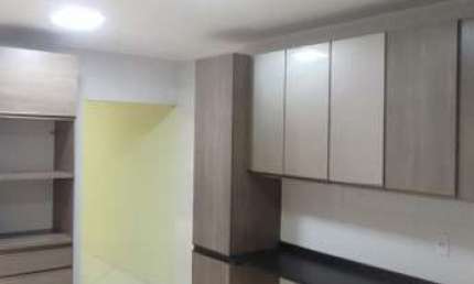 Casa com 3 quartos para alugar na Avenida José Ricardo Nalle, 331, Jardim São Jorge do Guapituba, Mauá