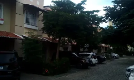 EXCELENTE CASA DÚPLEX EM CONDOMINIO NO BAIRRO PASSARÉ