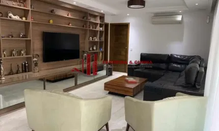 Excelente apartamento no bairro da Barra Funda - 241m² - 4 dorms - 2 suites - 3 vagas