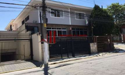 Casa com 3 quartos para alugar na Rua George Oetterer, --, Vila Paulicéia, São Paulo