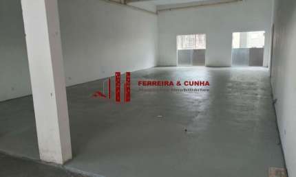 Salão comercial  de 240m² no bairro Parada Inglesa.