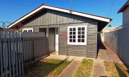 Casa com 2 quartos para alugar na Rua Apóstolo João, 137, Cristo Rei, Campo Largo