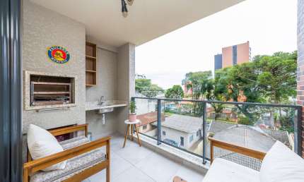 Belíssimo apartamento semi novo no Bacachei. Três dormitórios, sendo u, suíte.
