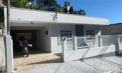 Casa com 2 quartos para alugar na Fazendinha, Itajaí 