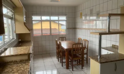 Casa sobre loja, suíte mais dois quartos, no bairro barra do rio