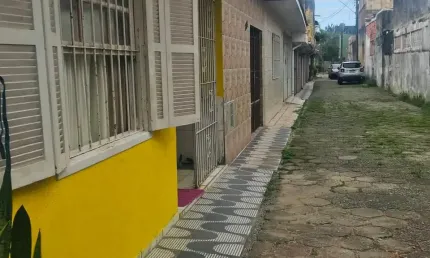 CASA COM VAGA DE GARAGEM EM VILA CAIÇARA, PRAIA GRANDE