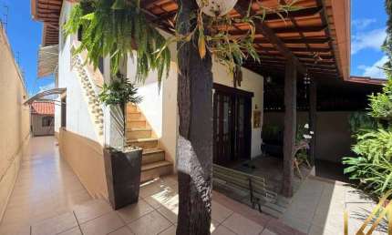 Casa com 3 quartos à venda na Rua Raimundo da Costa Carvalho, Manoel Corrêa, Conselheiro Lafaiete, 364 m2 por R$ 850.000