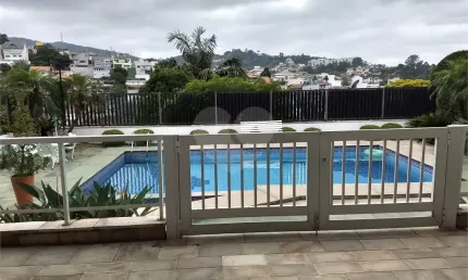 Casa alto padrão (porteira fechada) com piscina à venda no horto florestal – 4 suítes