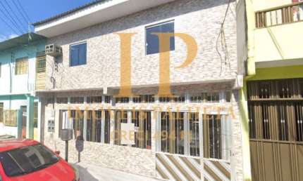 Vende-se casa, 2 andares, com 3 apartamentos e 2 kitnetes + garagem no São José
