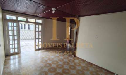 Alugo Casa, 3 quartos, sendo 2 suítes e 1 vaga de garagem, no Parque 10
