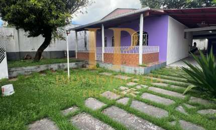 Aluga-se Casa 2 quartos, uma suíte, 4 vagas de garagem no conjunto Hileia, Redenção