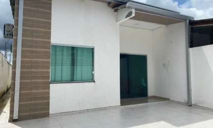 Aluga-se Casa, 4 quartos, sendo 2 suítes, 2 vagas de garagem, Parque 10
