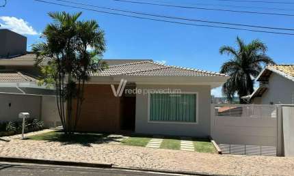 Casa com 3 quartos à venda na Harrison Gordon Hull Junior, 25, Parque Terranova, Valinhos, 291 m2 por R$ 1.920.000