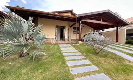 Casa em condomínio fechado com 3 quartos para alugar na rua joão previtalle, 2780, condomínio residencial terras do caribe, valinhos, 200 m2 por r$ 5.500