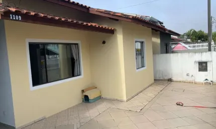 Casa para Venda em Guaratuba, Brejatuba, 3 dormitórios, 1 suíte, 2 banheiros, 1 vaga
