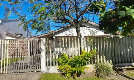 Casa para Venda em Guaratuba, Brejatuba, 3 dormitórios, 1 suíte, 2 banheiros, 4 vagas
