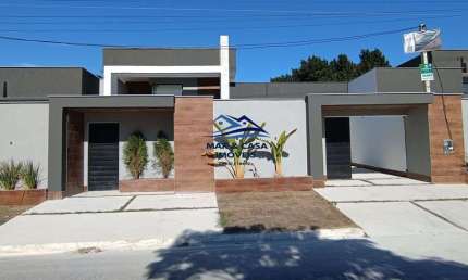 Casa dos sonhos com piscina na  Praia de Itaipuaçu, em Maricá-RJ