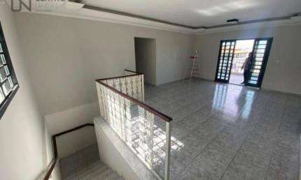 Casa com 4 dormitórios para alugar, 368 m² por R$ 3.700/mês - Parque Residencial Itapeti - Mogi das Cruzes/SP