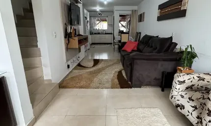 Casa com 3 quartos à venda na Rua Treze de Maio, 100, Iririú, Joinville