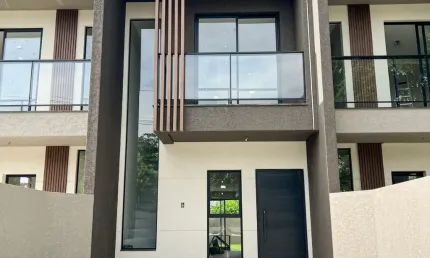 OPORTUNIDADE! Casa Sobrado a venda com 03 dormitórios - Rio vermelho