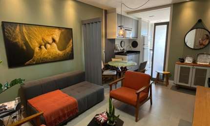 Este, encantador apartamento finamente mobiliado e decorado é a escolha perfeita para quem busca conforto e praticidade.