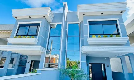 Oportunidade Imperdível na Praia dos Ingleses! Casa Alto padrão em localização estratégica.