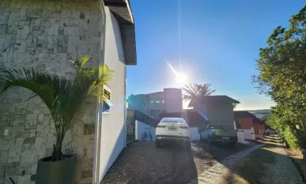 Casa  a venda com 03 dormitórios - praia dos ingleses