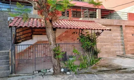 Casa 2 dormitórios para Venda em Miguel Pereira, Vila Suissa, 2 dormitórios, 1 suíte, 1 banheiro, 2 vagas