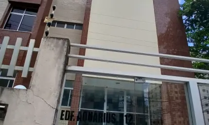 Pituba - Rua Piauí- 3 quartos com dependência e varanda