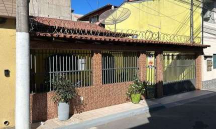 Casa com 4 quartos à venda na D Um, 39, Conjunto Carapina I, Serra por R$ 790.000