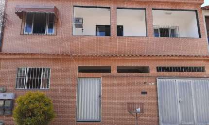 Casa com 3 quartos à venda na Santos, 29, Marcílio de Noronha, Viana por R$ 850.000