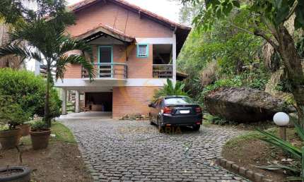 Casa para Venda em Niterói, São Francisco, 6 dormitórios, 4 suítes, 3 banheiros, 4 vagas