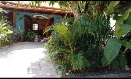 Casa para Venda em Niterói, Piratininga, 3 dormitórios, 1 suíte, 3 banheiros, 3 vagas
