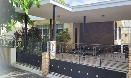 Casa para Venda em Niterói, Vital Brasil, 3 dormitórios, 1 suíte, 2 banheiros, 2 vagas