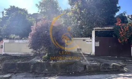 Casa para Venda em Niterói, Atalaia, 2 dormitórios, 1 banheiro, 2 vagas