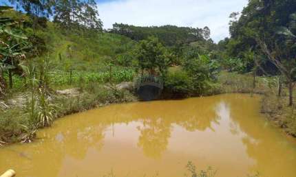 Um refúgio de tranquilidade e beleza natural de 8.000m² à venda em Santa Maria de Jetibá, ES!