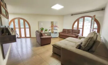 Cobertura Ampla com Vista Incrível e 5 Quartos no Centro de Vitória