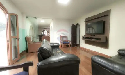 Cobertura Ampla com Vista Incrível e 5 Quartos no Centro de Vitória