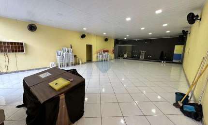 Imóvel comercial de 3 andares em Santos Dumont (antes, utilizado como Igreja)