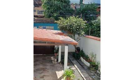 CASA EM JARDIM CAMBURI, AMPLA E AREJADA COM 2 QUARTOS PARA LOCAÇÃO