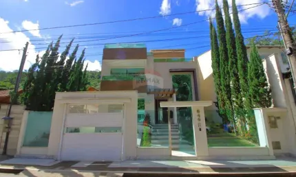 Santa Teresa | Residência Prestígio | Luxuoso Triplex | 4 Quartos | 3 Suítes | 6 Vagas Garagem | Jardim de Inverno | Mobiliado