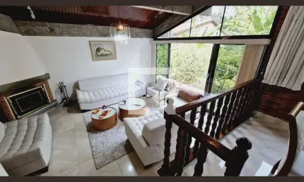 Casa à Venda - Portal do Morumbi, 3 Quartos,  380 m2
