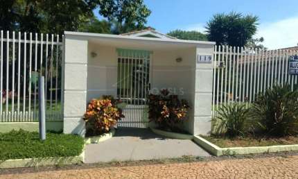 Casa com 4 quartos à venda no Centro, Holambra 