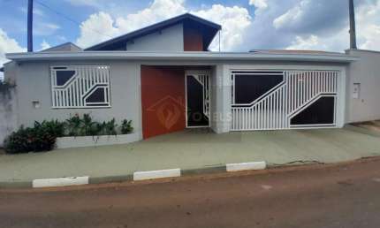 Casa com 3 quartos à venda no Parque Residencial Imigrantes, Holambra 