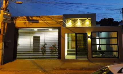 Casa com 3 quartos à venda na Avenida Dom Orlando Chaves, Cristo Rei, Várzea Grande