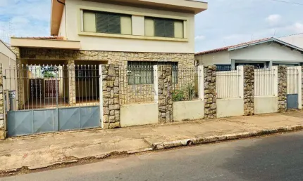 Casa à venda em Artur Nogueira, Centro, com 4 quartos, com 237 m²