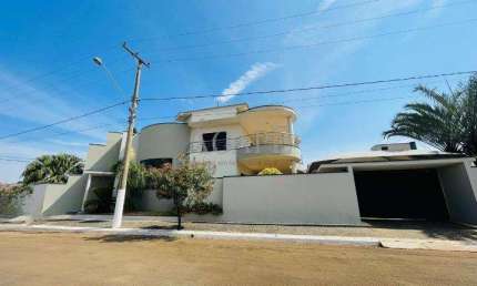 Casa à venda em Artur Nogueira, Portal dos Manacás, com 3 quartos, com 365 m²