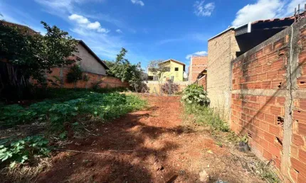 Terreno à venda em Artur Nogueira, Jardim Blumenau II, com 300 m²