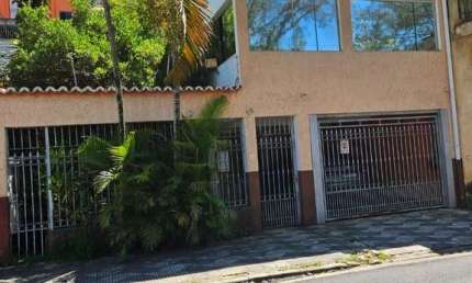 Amplo Terreno com Casa Espetacular – 250m² – Aceita Financiamento e Permuta