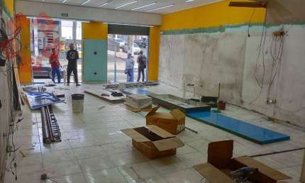 Sala comercial para alugar na Rua Presidente Costa e Silva, Helena Maria, Osasco
